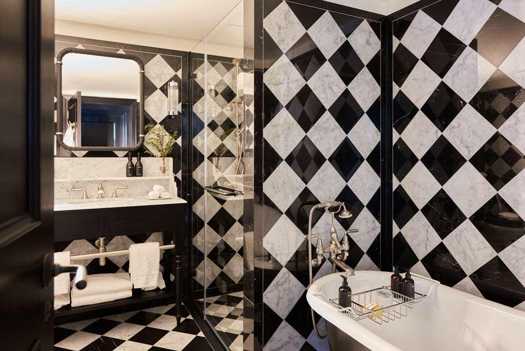 The Twenty Two Hotel London Room photo